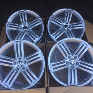 NIEUWE 19 INCH VW GOLF 5/6/7 CADDY TALLADEGA R20 VELGEN