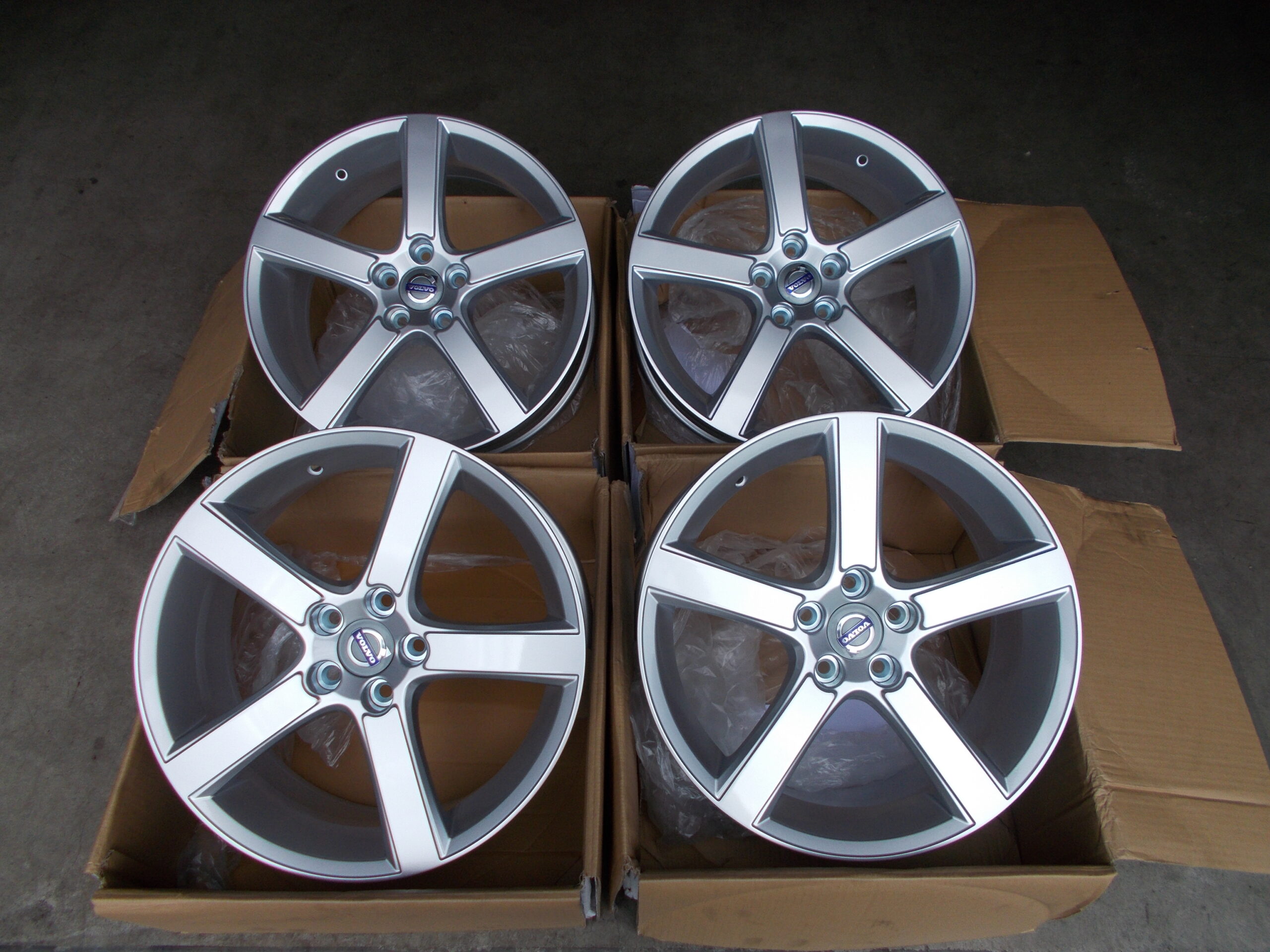 NIEUWE 18 INCH VOLVO C30 V40 V50 V60 V70 S40 MIDIR VELGEN