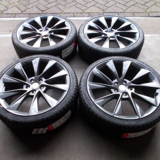 NIEUWE TESLA MODEL S VELGEN + WINTERBANDEN 245 35 R21 + TPMS