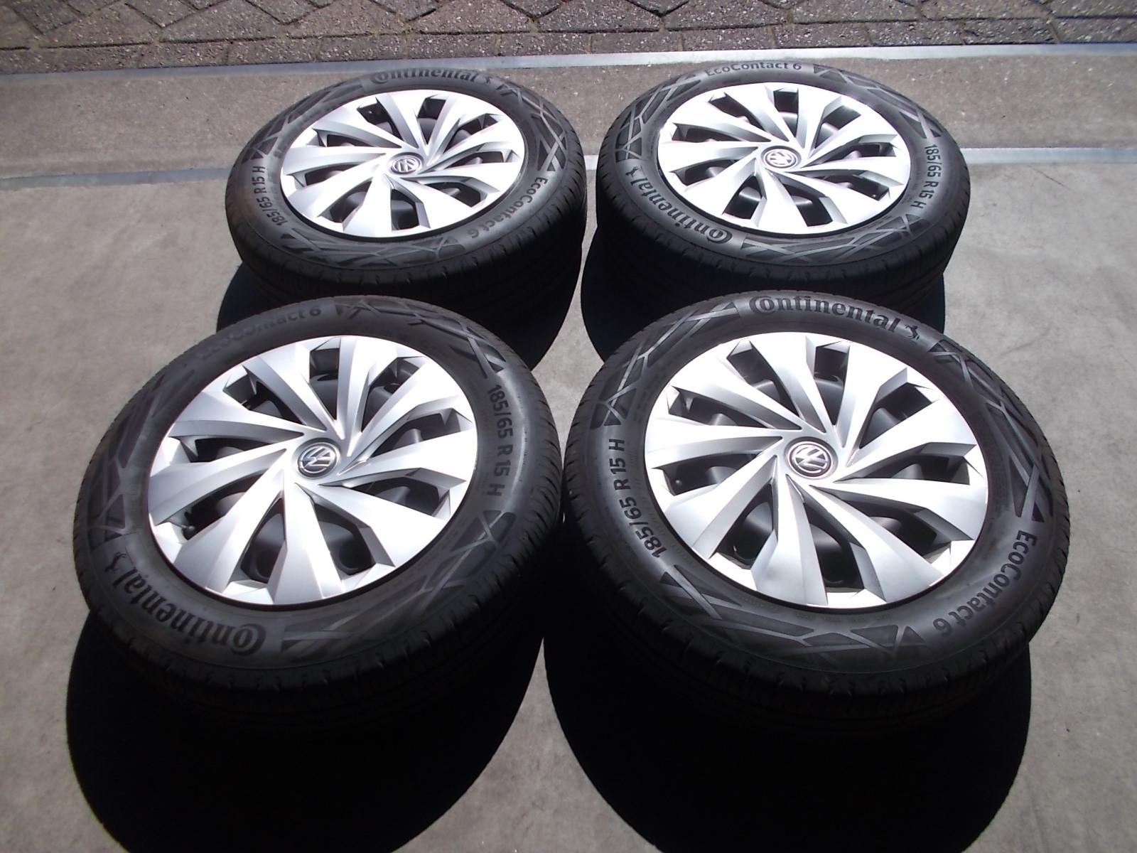 ZGAN ORIGINELE VW POLO IBIZA FABIA A1 VELGEN + WINTERBANDEN 185 60 R15