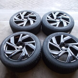 NIEUWE TESLA MODEL Y VELGEN + WINTERBANDEN 255 45 R19 + TPMS