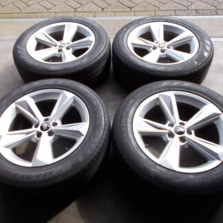 ORIGINELE AUDI Q3 Q4 Q5 Q7 E-TRON VELGEN + BANDEN 255 55 R19