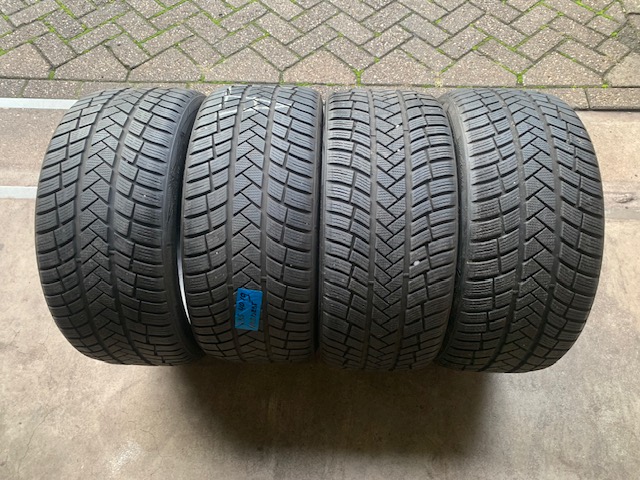 4X VREDESTEIN WIN PRO WINTERBANDEN 235 40 R19 96W ~6,5MM TESLA