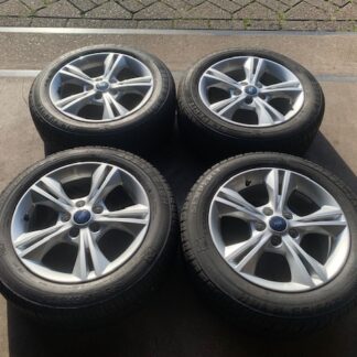 FORD FOCUS C MAX CONNECT VELGEN + WINTERBANDEN 205 55 R16 +TPMS