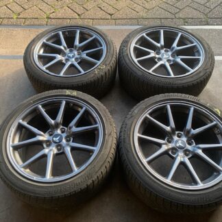 ORIGINELE TESLA MODEL 3 VELGEN + WINTERBANDEN 235 45 R18