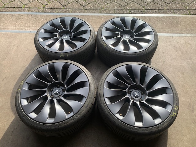 ORIGINELE TESLA MODEL 3 Y INDUCTION VELGEN + BANDEN 235 35 R20 + TPMS