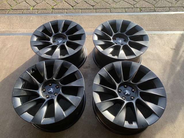 4X ORIGINELE 20 INCH TESLA MODEL 3 Y INDUCTION VELGEN