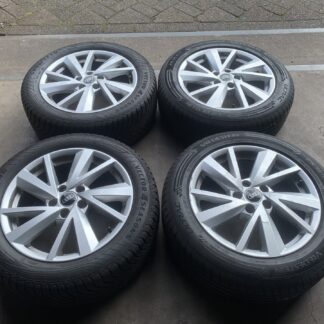 ORIGINELE AUDI Q2 T-ROC PASSAT CADDY SEAT SKODA VELGEN + BANDEN 215 55 R17