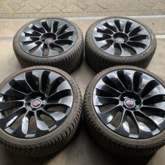 ORIGINELE TESLA MODEL 3 UBER-TURBINE VELGEN + 4S BANDEN 245 35 R20