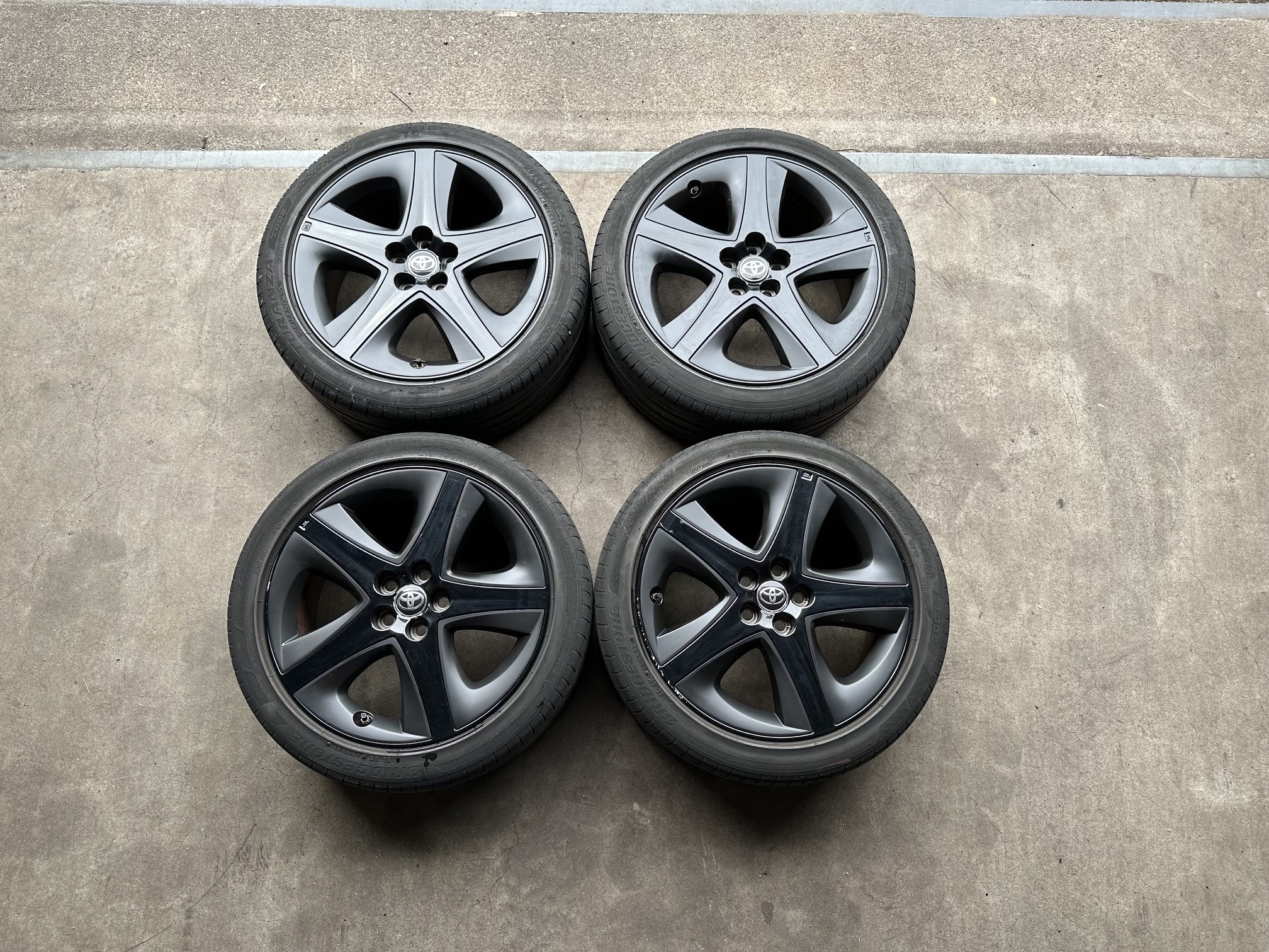 ORIGINELE TOYOTA PRIUS VELGEN + BANDEN 215 45 R17 + TPMS