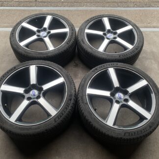 ORIGINELE VOLVO V40 V50 C30 MIDIR VELGEN + BANDEN 225 40 R18