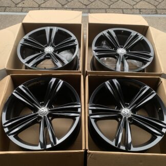 ORIGINELE VW TIGUAN T-ROC GOLF CADDY SEBRING VELGEN + BANDEN 235 50 19