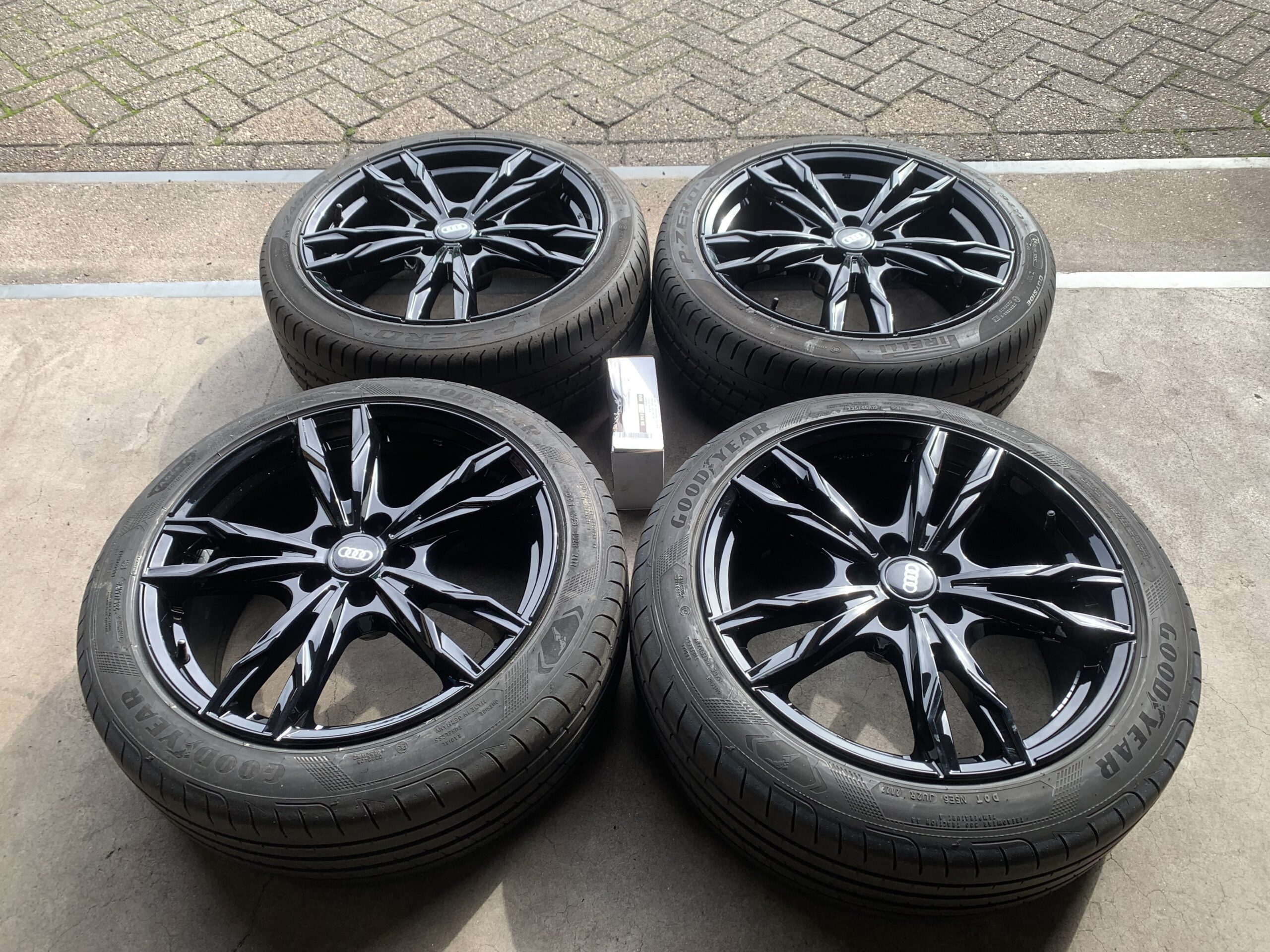 NIEUWE AUDI A4 A5 A6 VW SEAT VW T-ROC VELGEN + BANDEN 245 40 R19