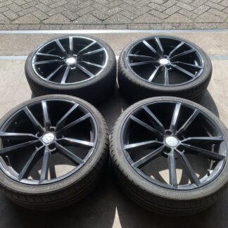 VW GOLF 5/6/7/8 CADDY "PRETORIA" VELGEN + BANDEN 235 35 R19