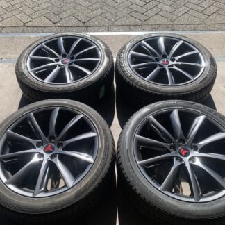 NIEUWE TESLA MODEL Y TURBINE VELGEN + WINTERBANDEN 255 45 R19 +BLE