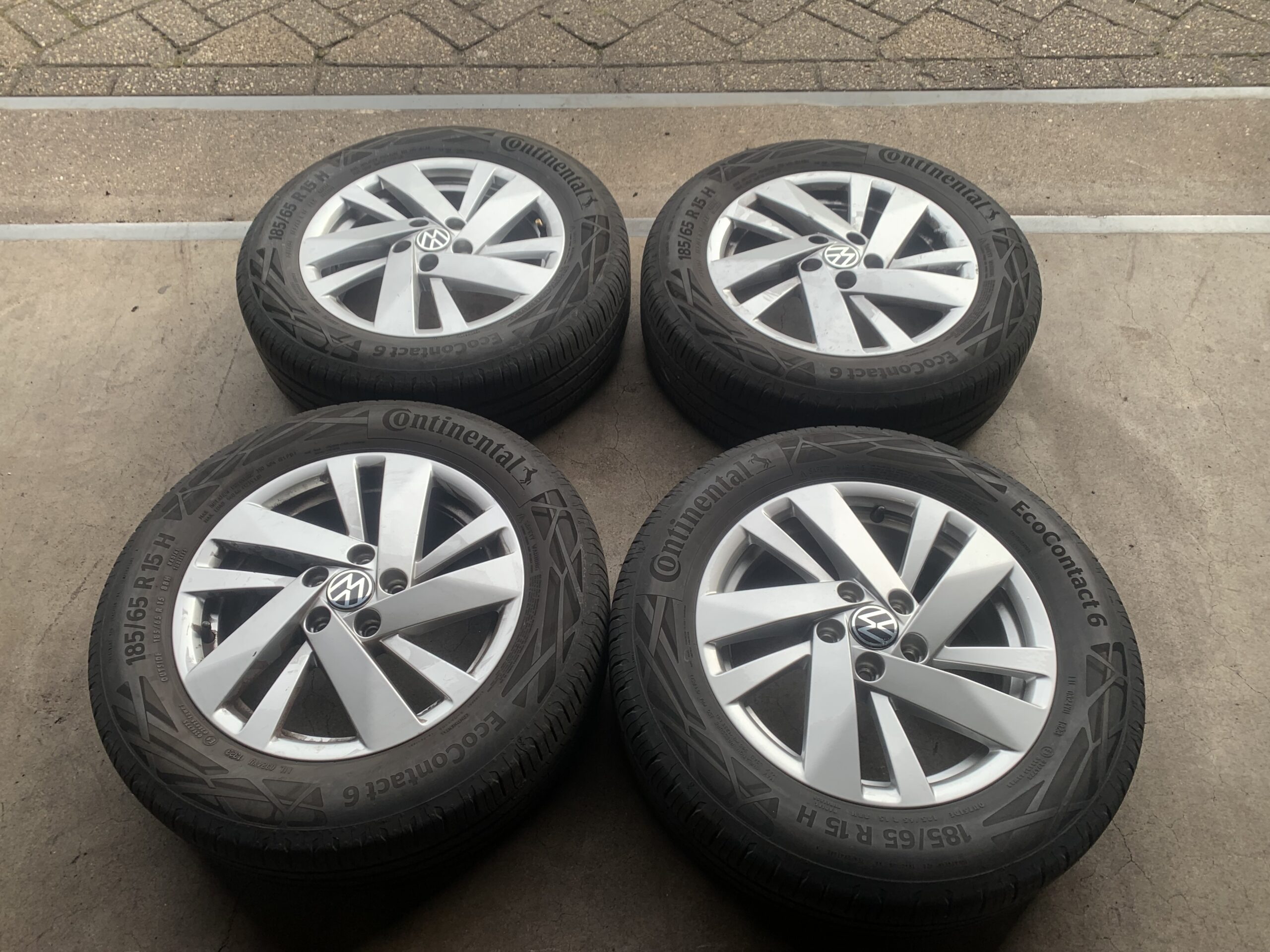 ORIGINELE VW POLO IBIZA FABIA VELGEN + BANDEN 185 65 R15