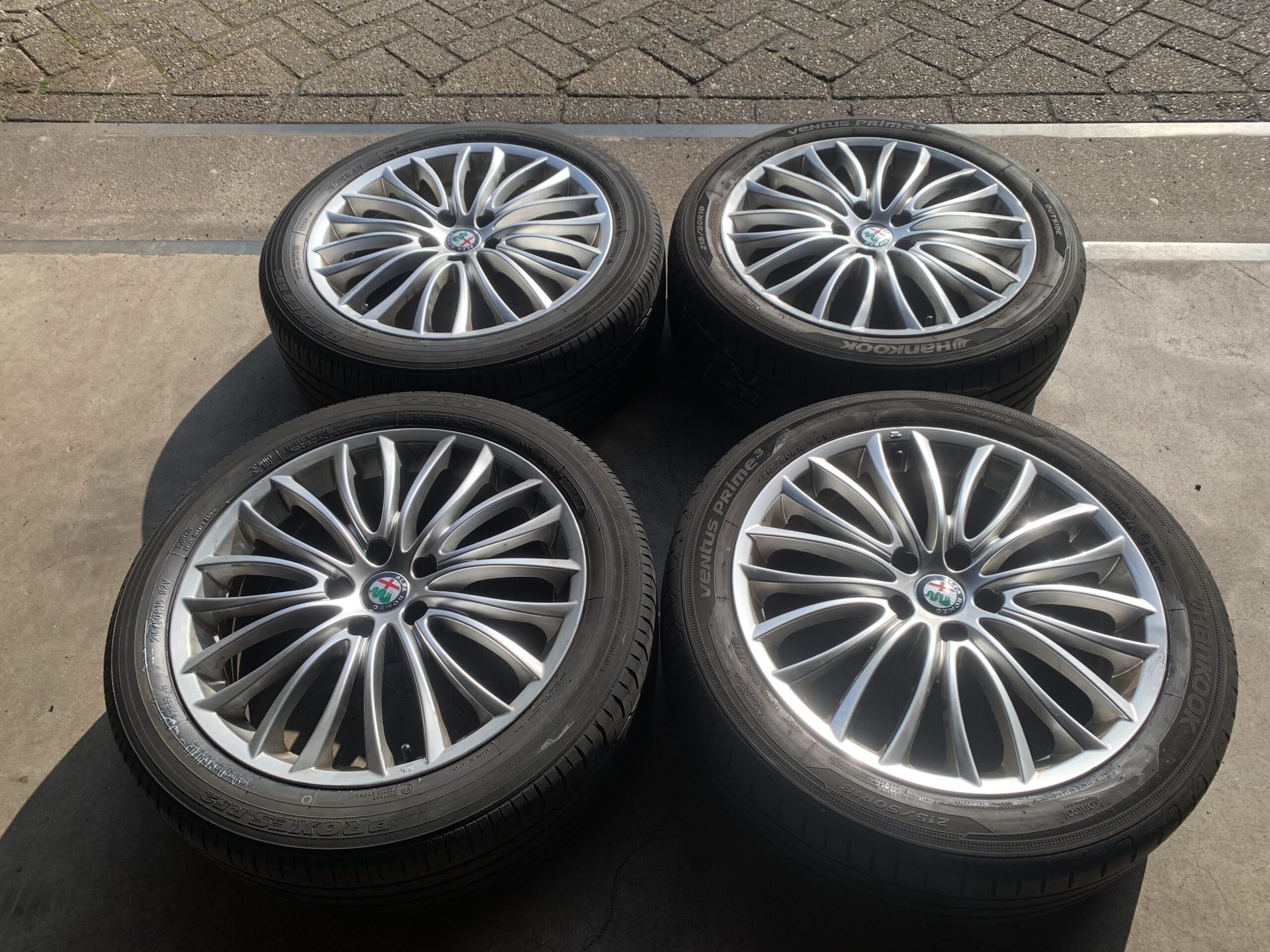 ALFA GIULIETTA 159 BRERA SPIDER VELGEN + BANDEN 215 50 R18