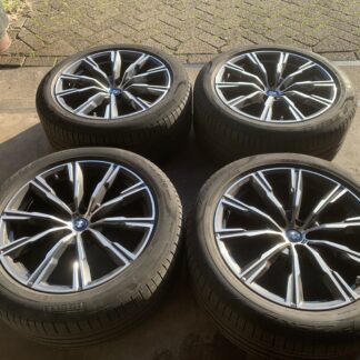 ZGAN OEM BMW X5 STYLE 740M VELGEN + BANDEN 275 45 R20 BREEDSET